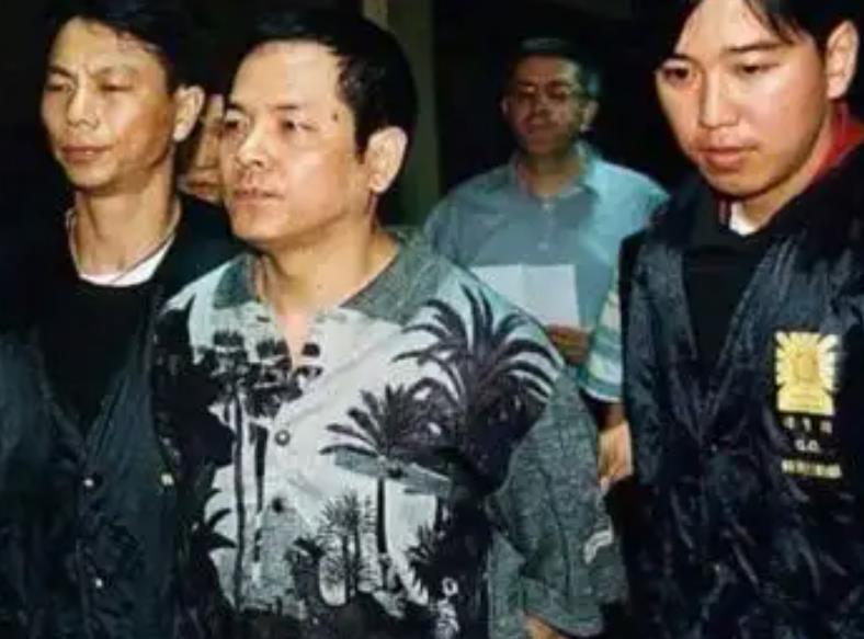 澳门黑帮老大崩牙驹出狱的场面,澳门黑帮崩牙驹现在情况