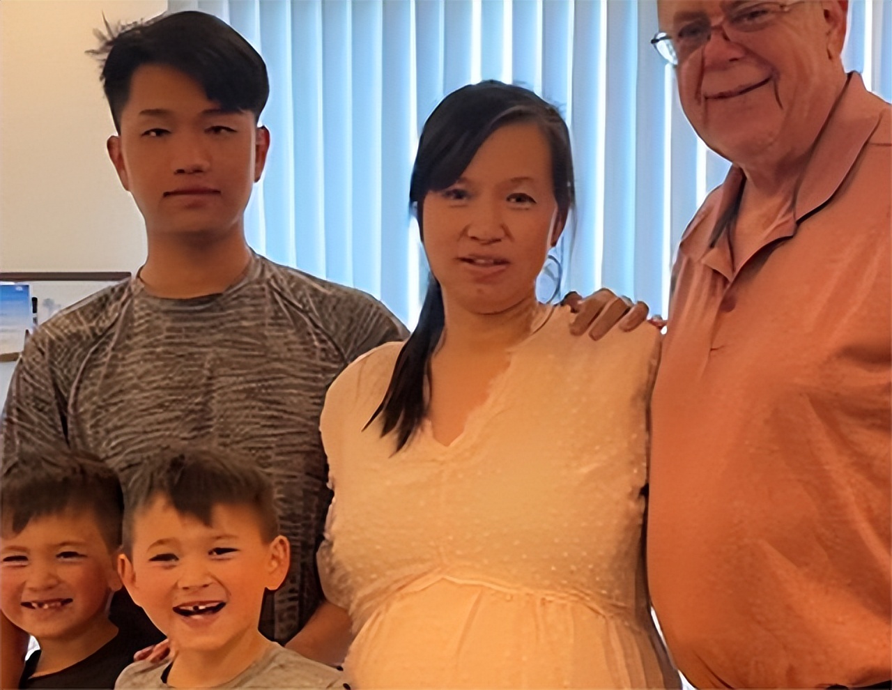 四川单亲妈妈嫁美国人生双胞胎,四川嫁美国的三胞胎妈妈