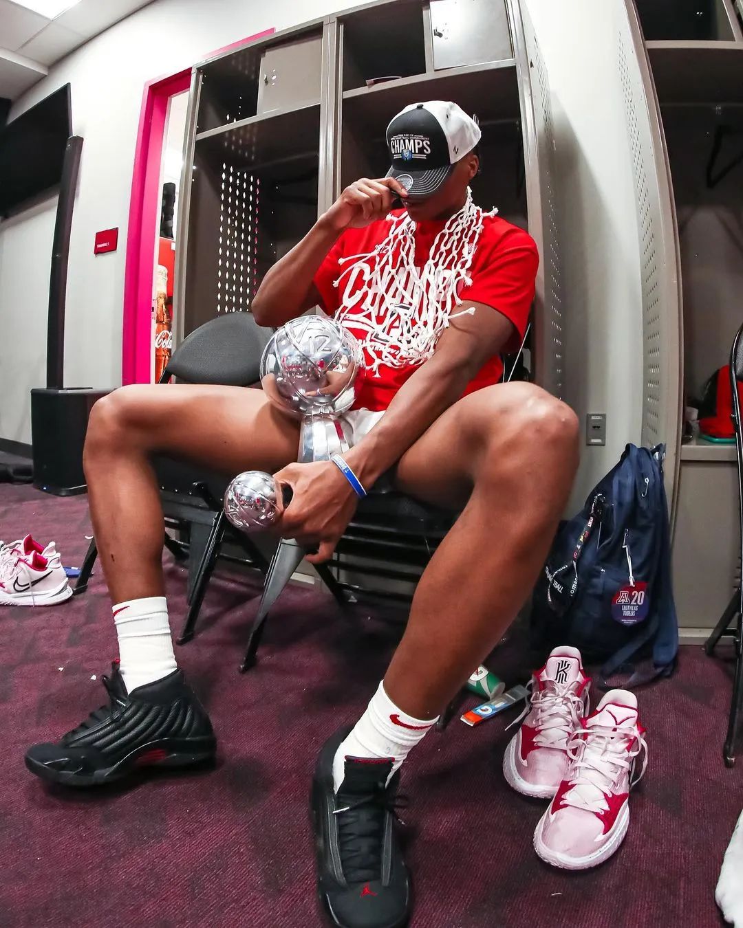 勒布朗詹姆斯碰瓷,詹姆斯碰瓷历史第一