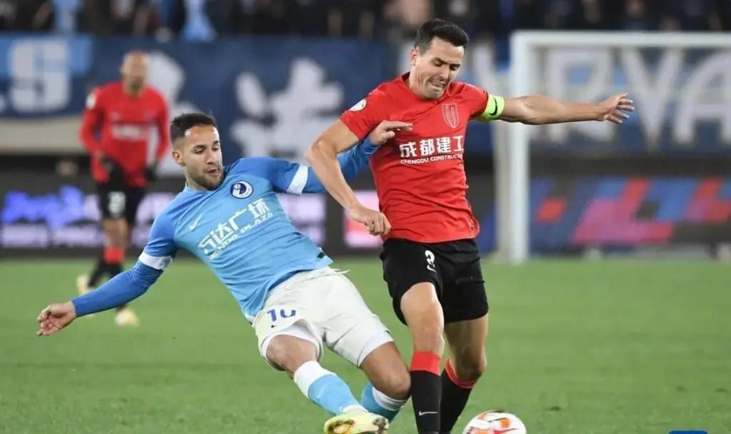 2024中超联赛第15轮青岛海牛对战,泰山2:1战胜三镇