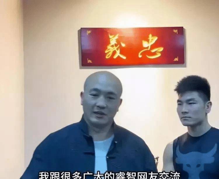 武僧一龙自曝被偷袭打伤事件,武僧一龙被3人偷袭受伤严重