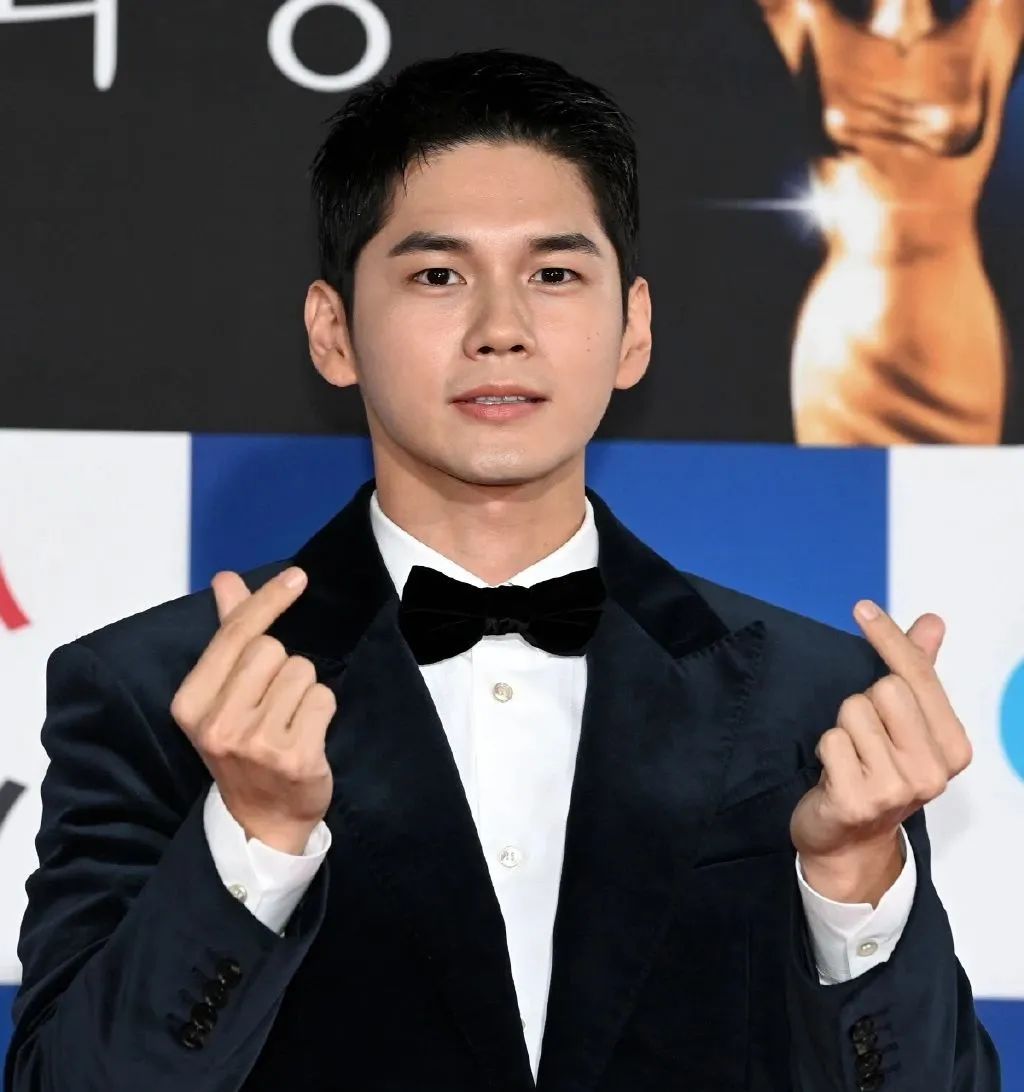 韩国女神汤唯,韩国晚会上的汤唯