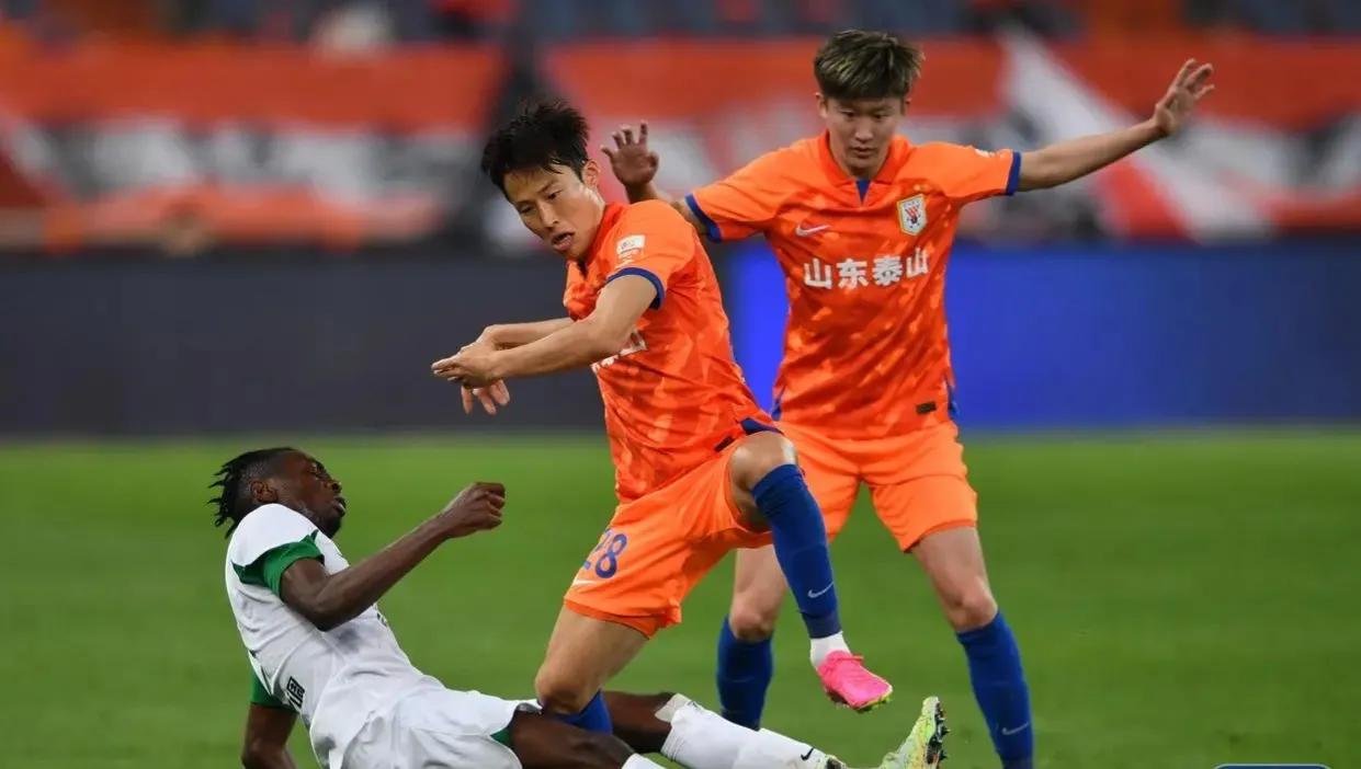 2024中超联赛第15轮青岛海牛对战,泰山2:1战胜三镇
