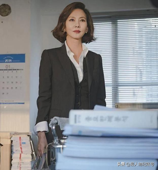 27骞存嫆缁濅笅璺殑闊╁浗鑰佹澘,27骞村墠灏忎紮鍚戝コ鑰佹澘涓嬭藩