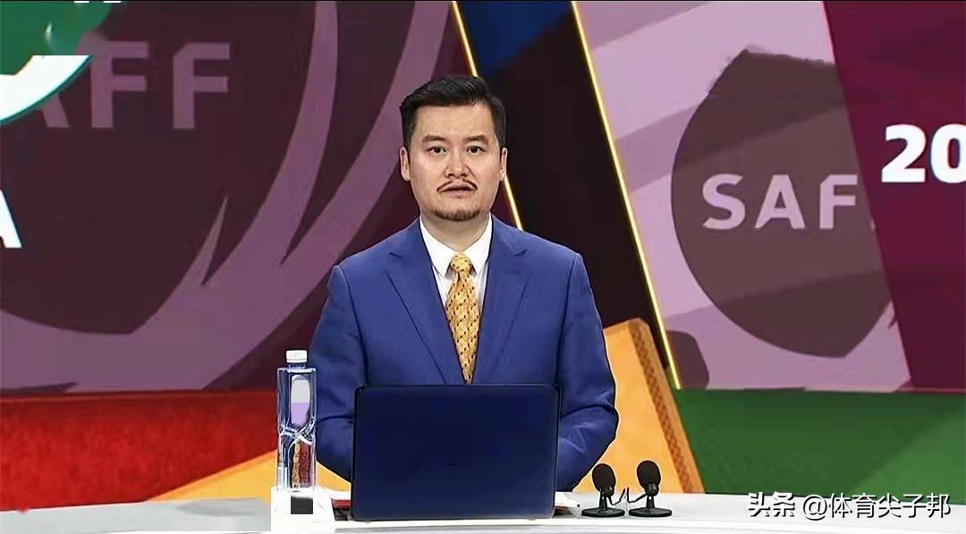 足球解说口误,足球解说员黄健翔口误