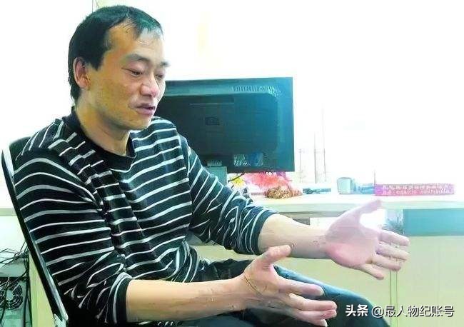 27骞存嫆缁濅笅璺殑闊╁浗鑰佹澘,27骞村墠灏忎紮鍚戝コ鑰佹澘涓嬭藩