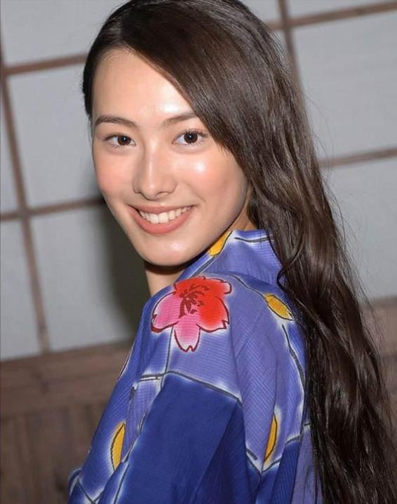 梁洛施既是豪门弃妇也是人生赢家,梁洛施一人养三子