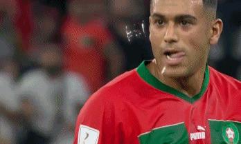 卡塔尔世界杯唯一一个点球误判,这届卡塔尔世界杯爆冷多少场了