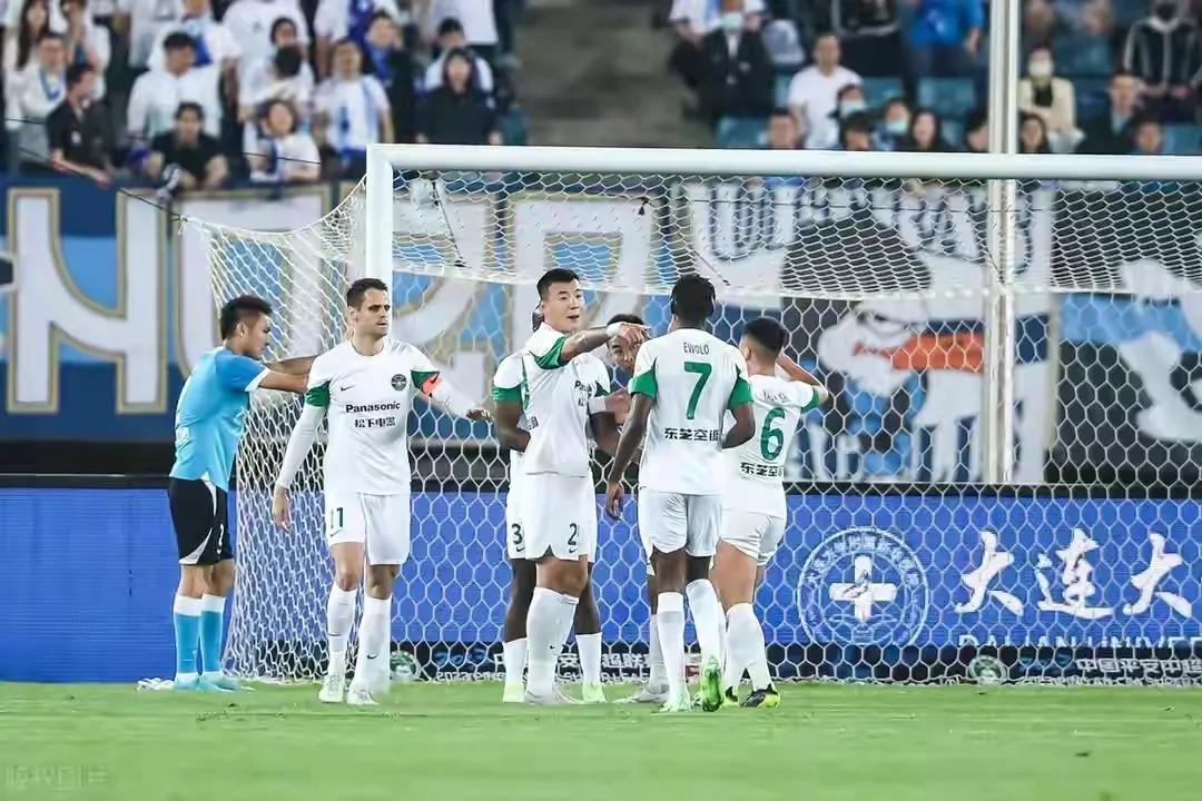 中超泰山3-1海港积分追平三镇,中超最新积分榜山东泰山胜广州城