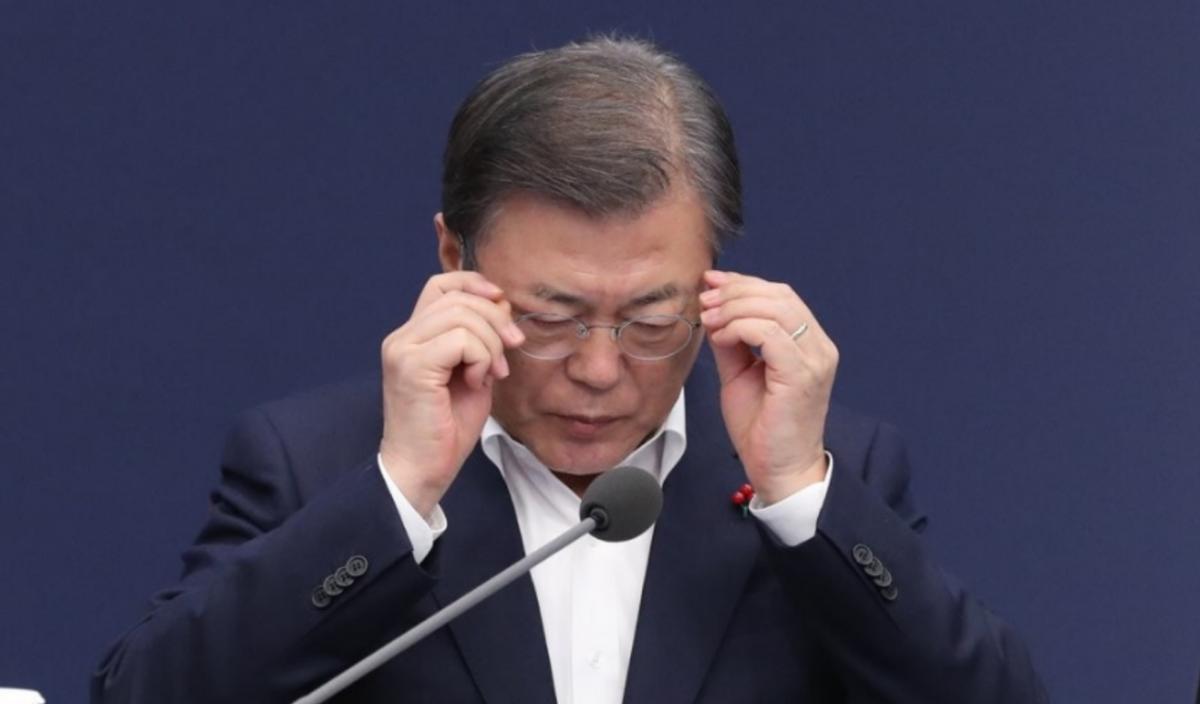 2021年韩国女兵遭侵犯，申诉无门结婚当天自杀，40万人*愿请**彻查