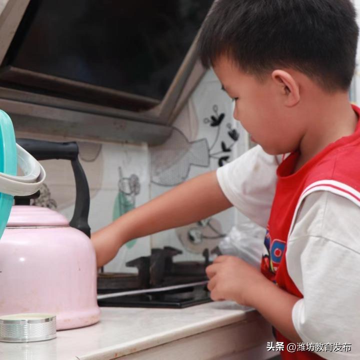 新闻周播报完整版,潍坊校园新闻播报