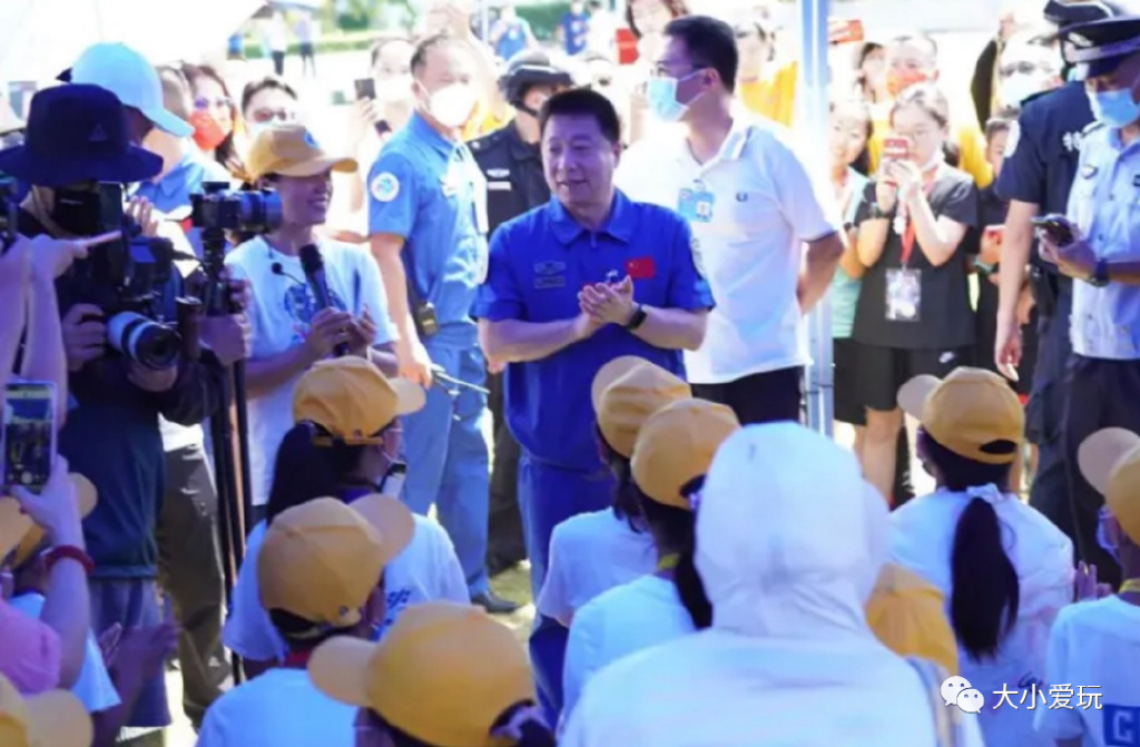 盘点从北到南带娃欢度的小众地！海边、沙漠、喂熊猫、看火箭…