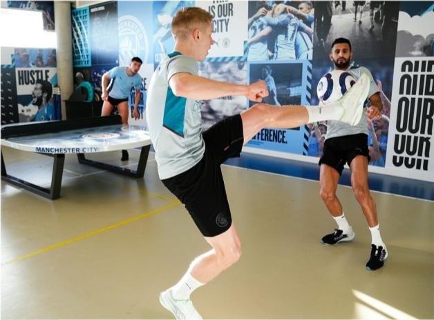 曼城训练任意球视频,曼城斯特林津琴科