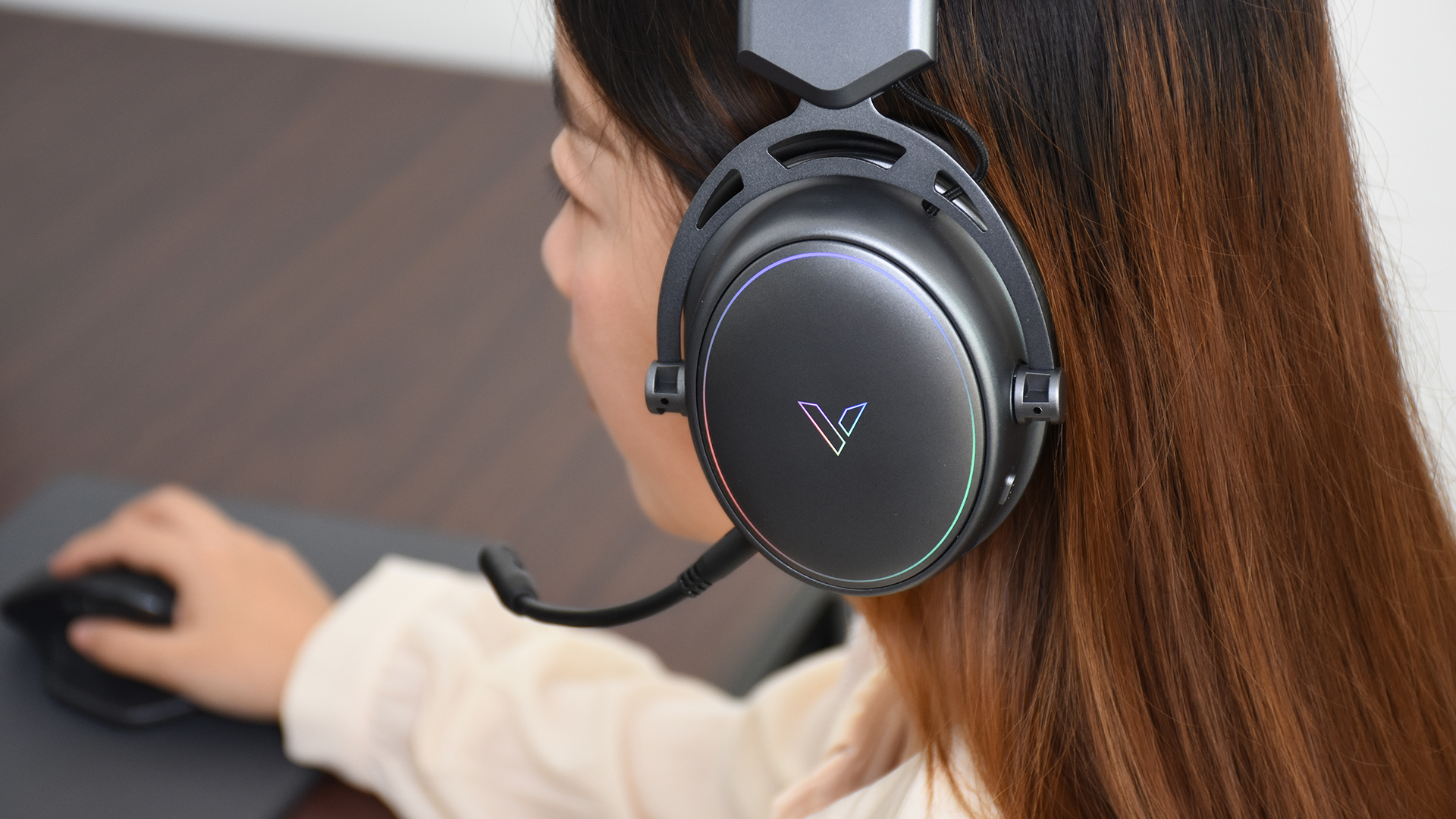 雷柏vh800连接手机,雷柏vh800耳机怎么充电