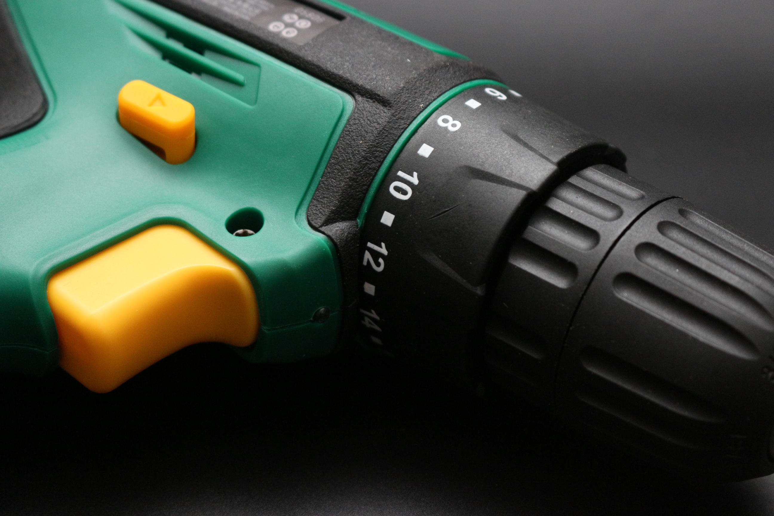 不是手工男家里是否需要备一把电钻？世达SATA电钻05806使用有感