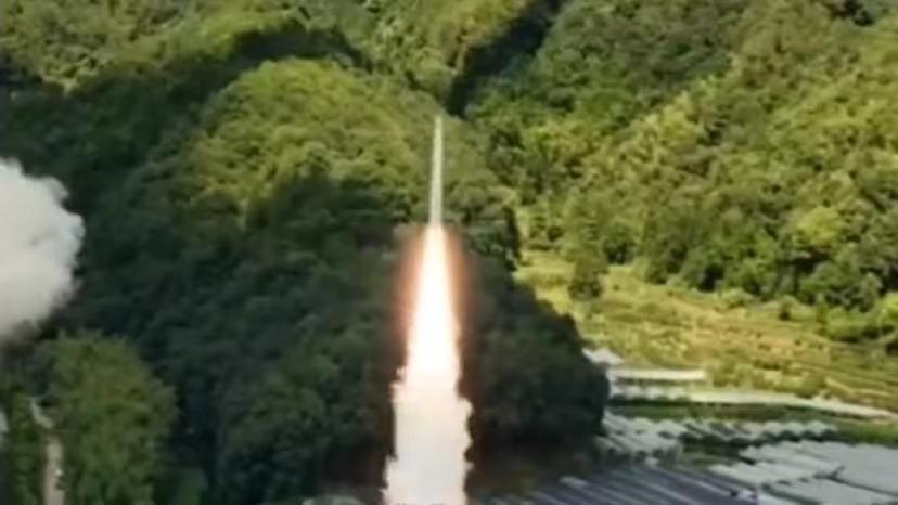 4枚导弹飞越台北上空,4枚导弹飞越太平洋完整版