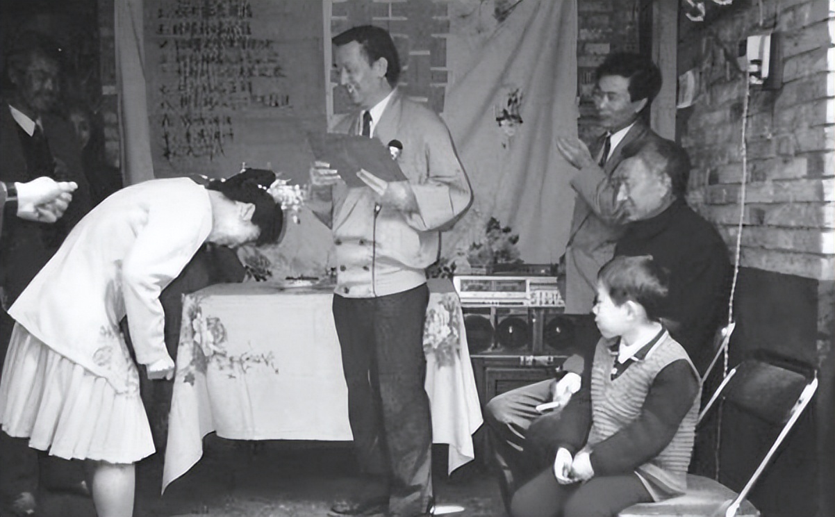 歌王谭咏麟近况,谭咏麟回老家认祖归宗视频