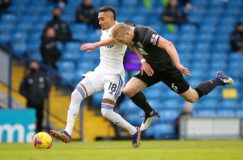 哈维回应梅西回巴萨,早报名记确认登贝莱将与巴萨续约