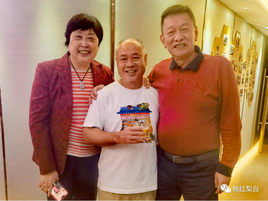 郭晶晶出席名流晚宴站c位,郭晶晶合照c位