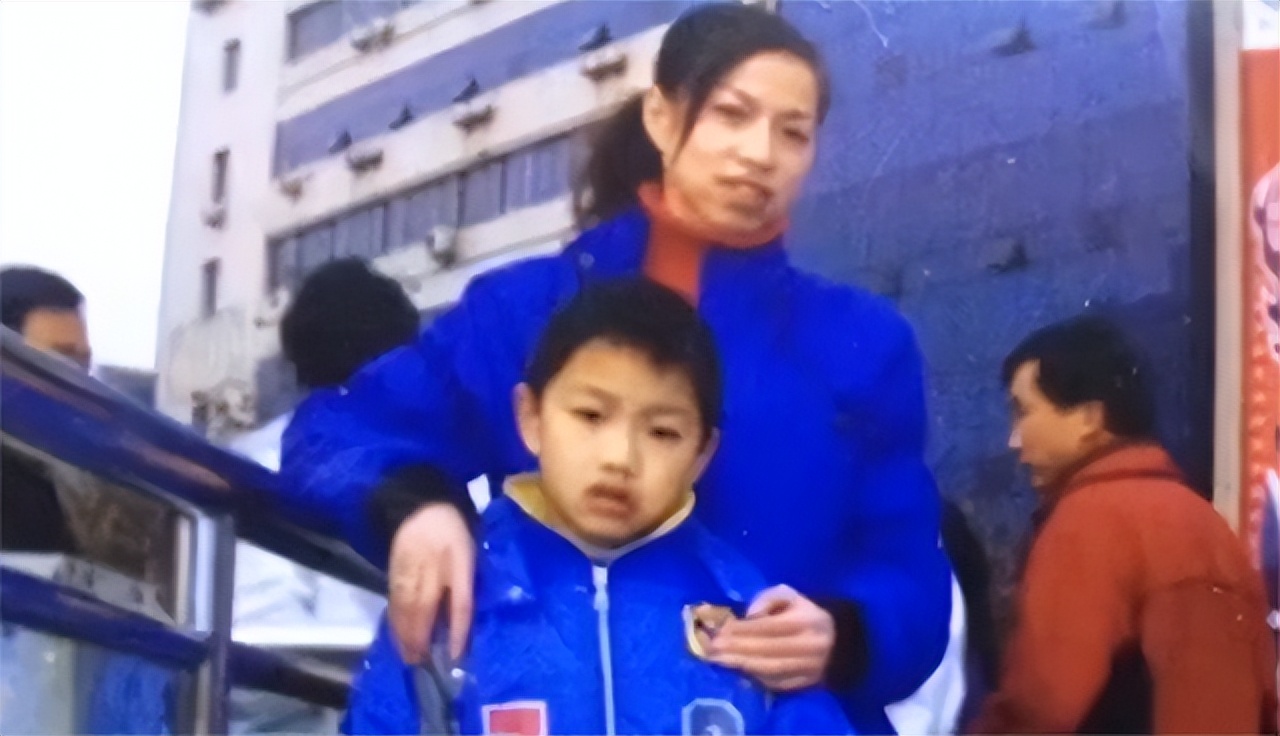 四川单亲妈妈嫁美国人生双胞胎,四川嫁美国的三胞胎妈妈