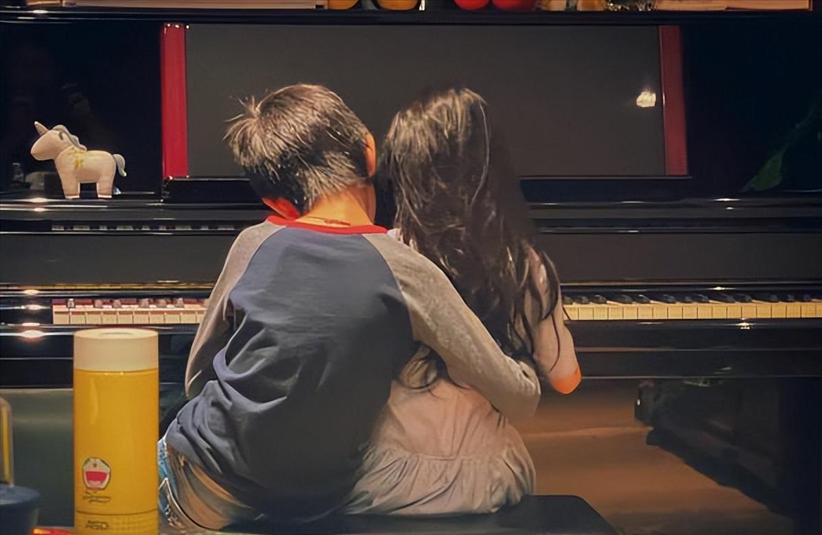 孙俪晒带儿女游玩照,孙俪晒与亲妹妹同框照