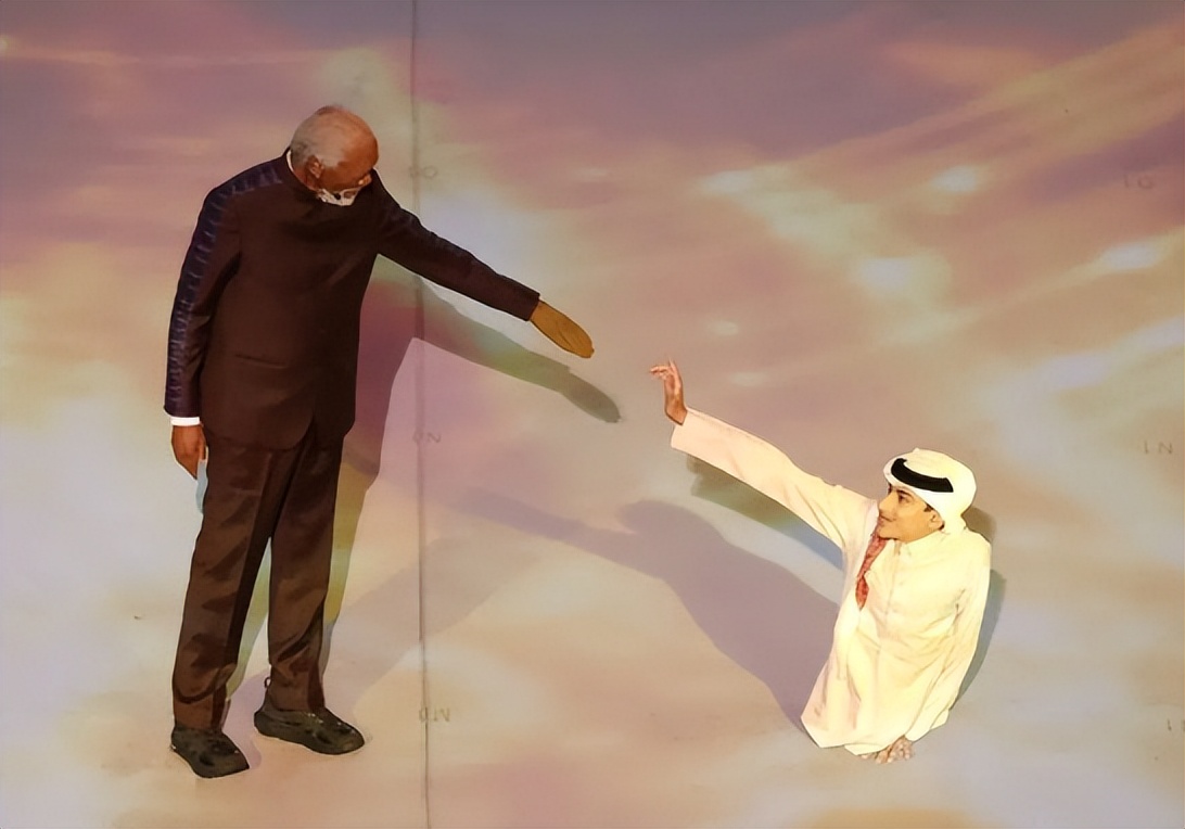 2022世界杯开幕式半身男孩,世界杯开幕式半身男孩素材