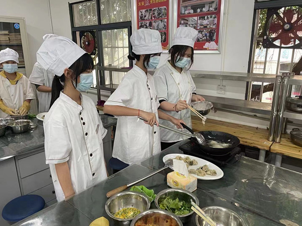 学生心理压力大怎么缓解家长焦虑,初中上学家长焦虑怎么解决