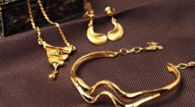 黄金首饰“免费换”是优惠酬宾还是销售套路？